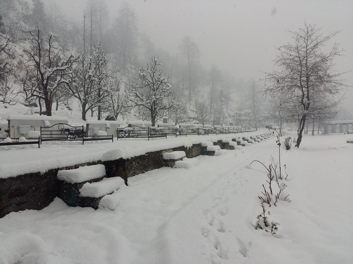 Himalayan Riverside Resort, Manali ภายนอก รูปภาพ
